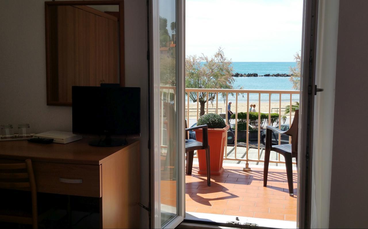 Albergo Nettuno Lerici Extérieur photo